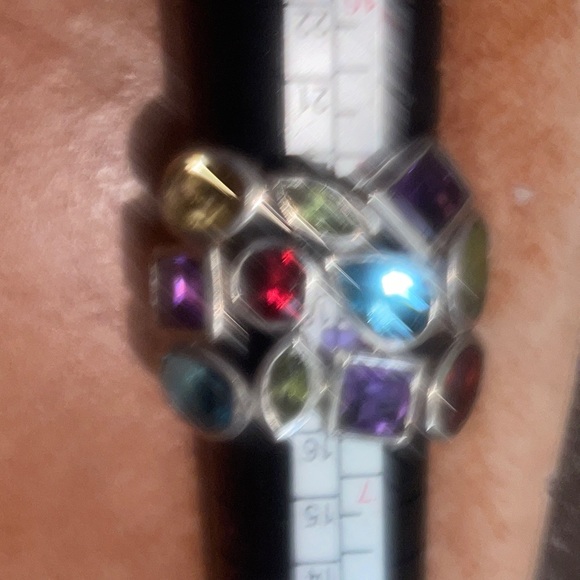 BEAUTIFUL MULTI STONE RING - Picture 7 of 14